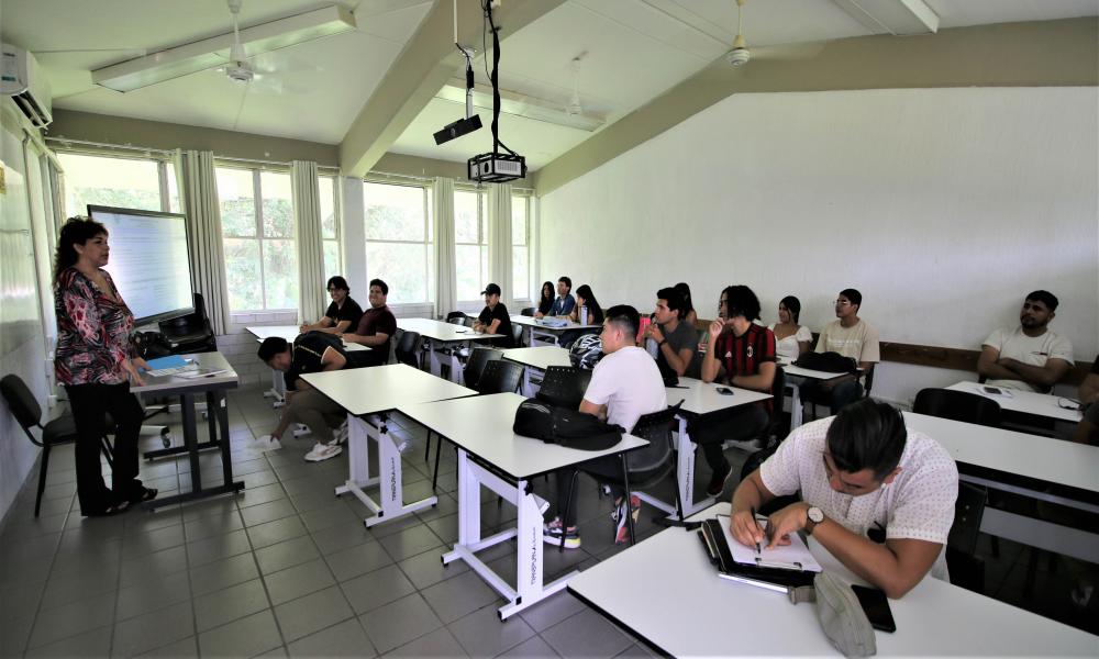 Regresan a clases 7,840 estudiantes y reciben charlas del quehacer universitario