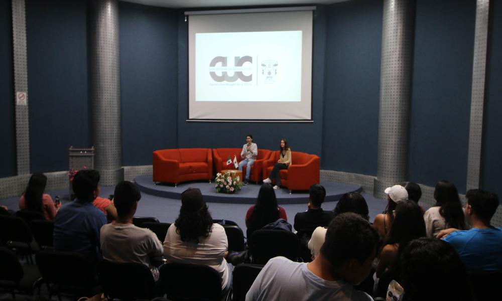 Comparten estudiantes experiencias de intercambios académicos