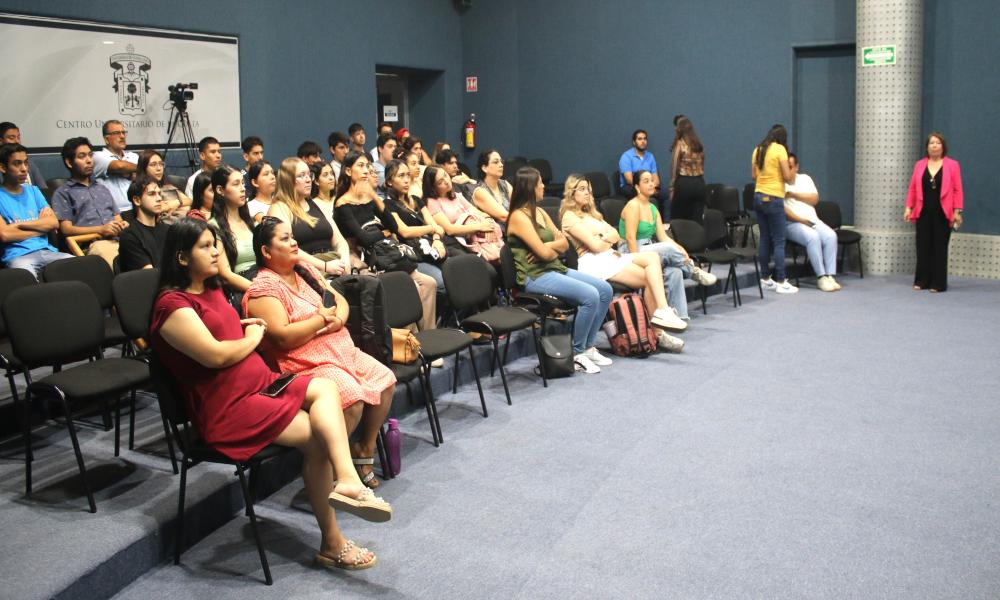 Comparten estudiantes experiencias de intercambios académicos