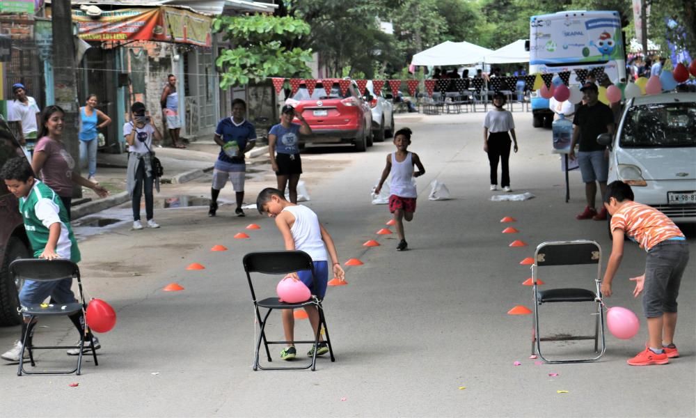 Viven una verdadera fiesta con la Jornada Comunitaria CUCosta en Ixtapa