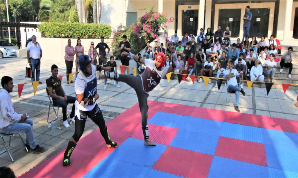 Estudiantes del CUCOsta ofrecen espectacular exhibición de Taekwodon