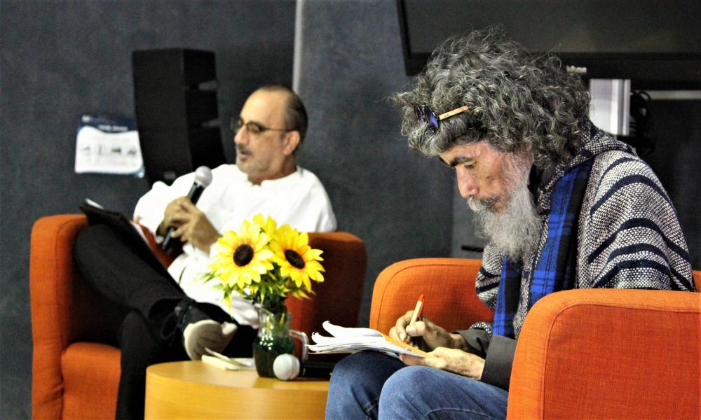 Comparte el poeta urbano Lalo Quimixto su peculiar estilo en su libro “Indigentes”