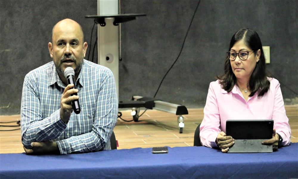 Presentan universitarios el Libro “Estudios Sociales y Económicos, Acercamiento Multidisciplinares”.