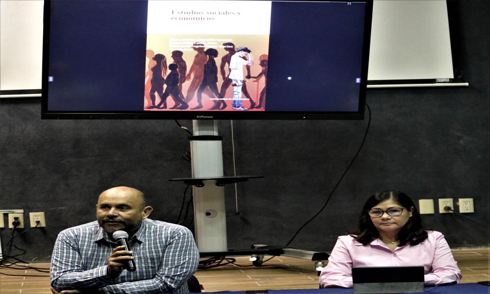 Presentan universitarios el Libro “Estudios Sociales y Económicos, Acercamiento Multidisciplinares”.