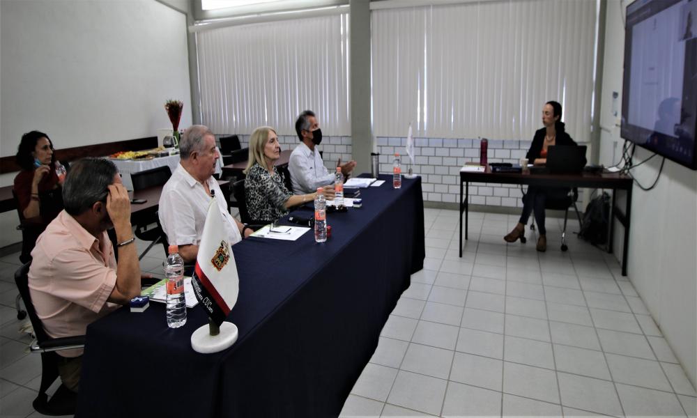 Marcela Costa Bifano aprobó su tesis doctoral en CUCosta