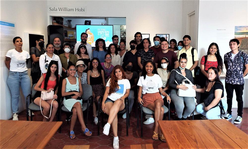 Presentan con éxito Masterclass “Introducción al Lenguaje en Artes Visuales