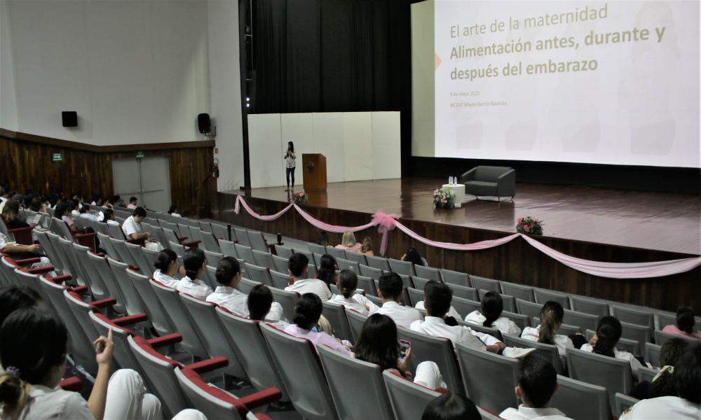 Organizaron con Éxito el “Simposio, Arte de la Maternidad”