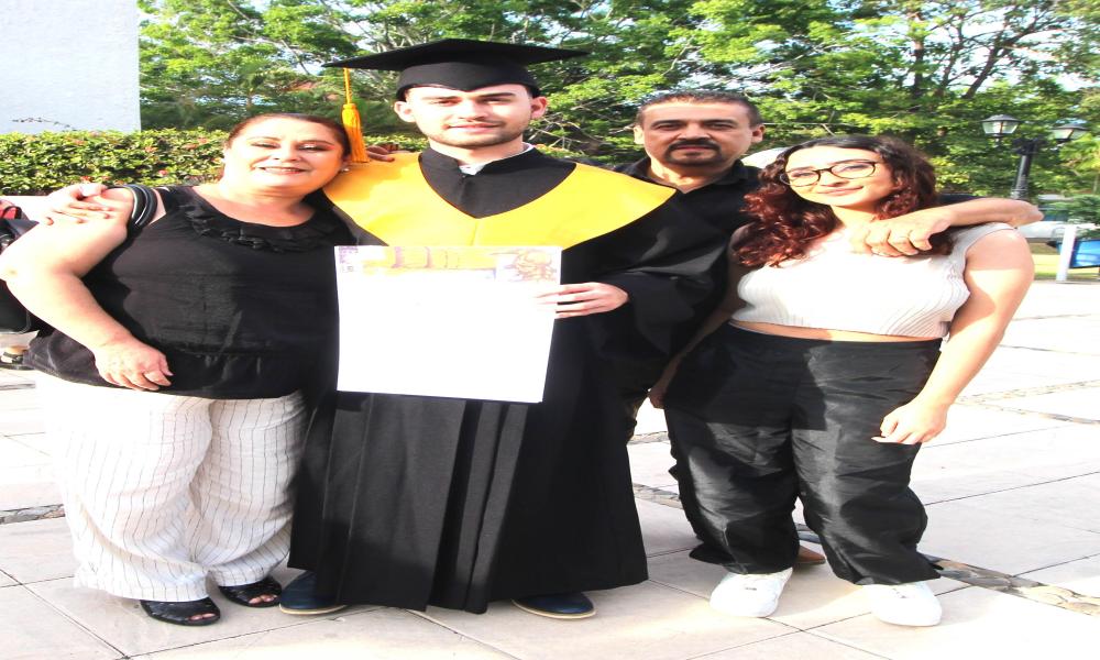 Egresó la XXV Generación de la Lic. Médico Cirujano y Partero “Dra. Clara Eugenia Moreno Ramírez