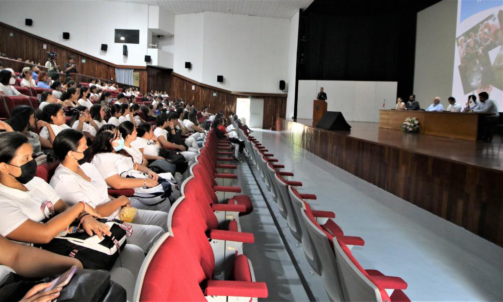  UdeG podría certificar a profesionales de la salud en Turismo Médico