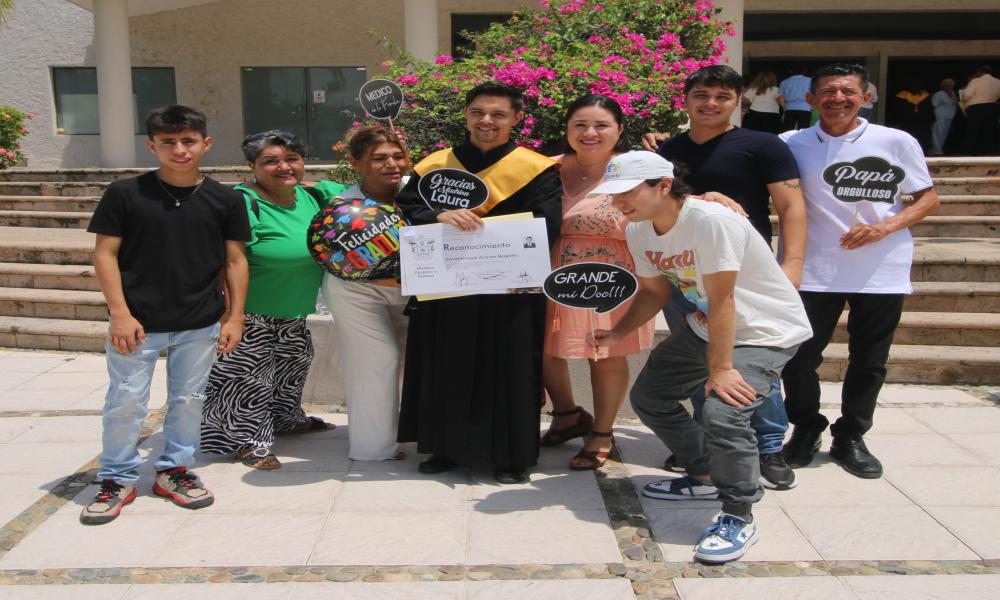 Egresó la XXIV Generación de Lic. en Médico Cirujano y Partero “Dra. Miriam Partida Pérez”