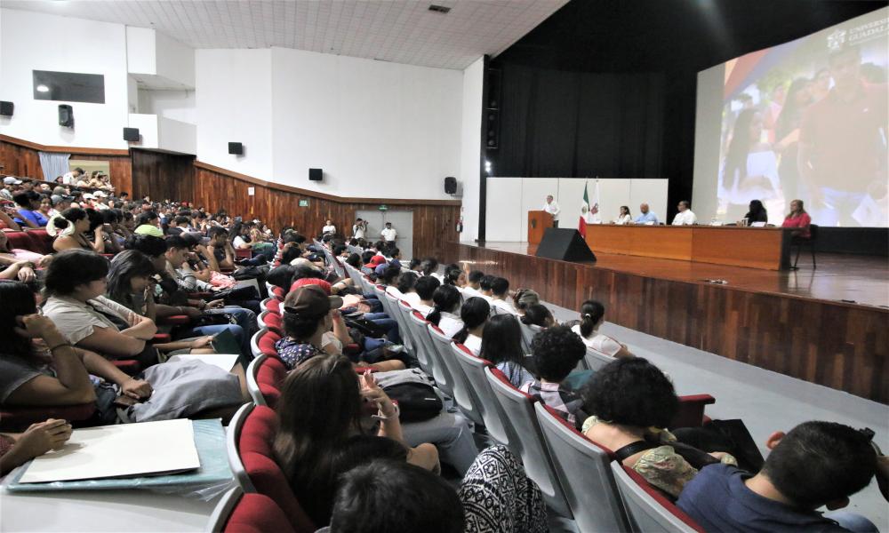 El Dr. Jorge Téllez dio la bienvenida a la comunidad universitaria en el calendario 2023 B