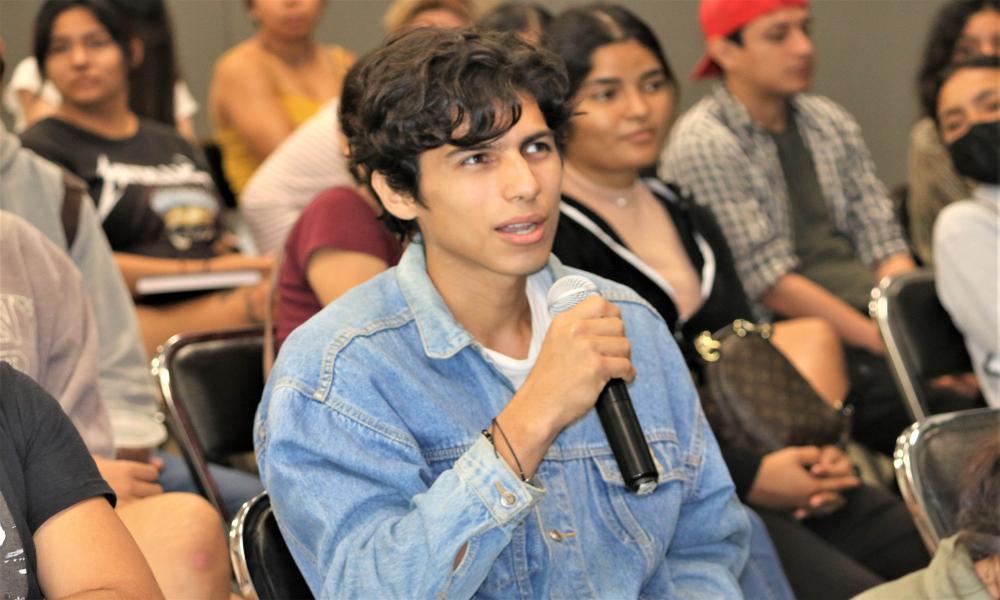 Presentan estudiantes proyectos artísticos en la “Mesa de Diálogo Ciclo 2022”