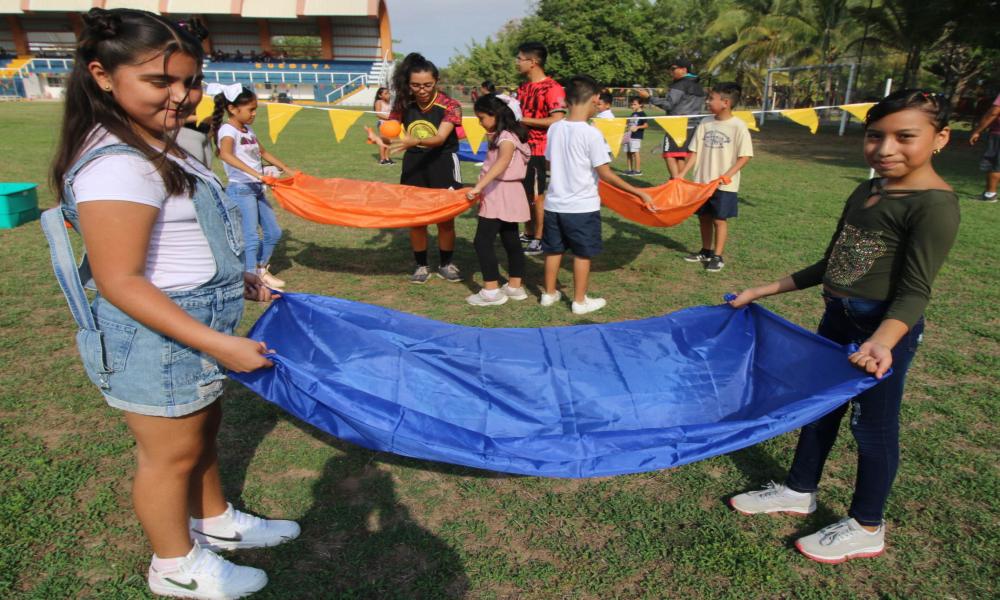 Más de 30 niños y niñas disfrutaron del festejo del día del niño en CUCosta