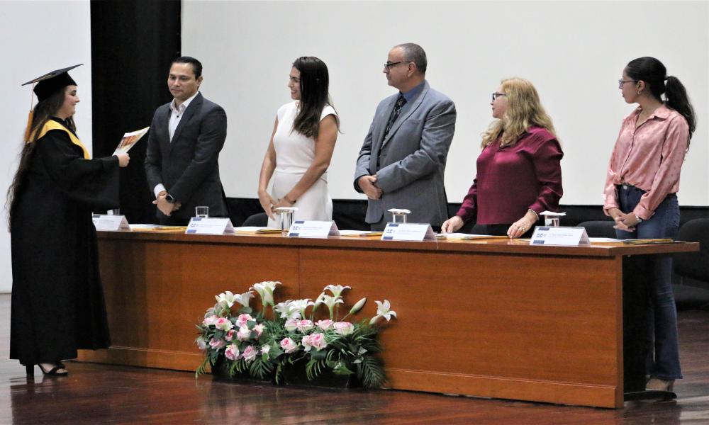 Se gradúa la X Generación de Licenciados en Nutrición