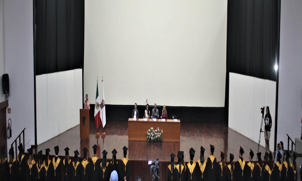 Se gradúa la X Generación de Licenciados en Nutrición