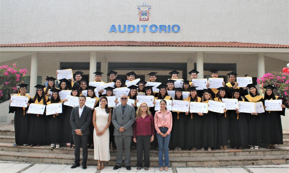 Se gradúa la X Generación de Licenciados en Nutrición