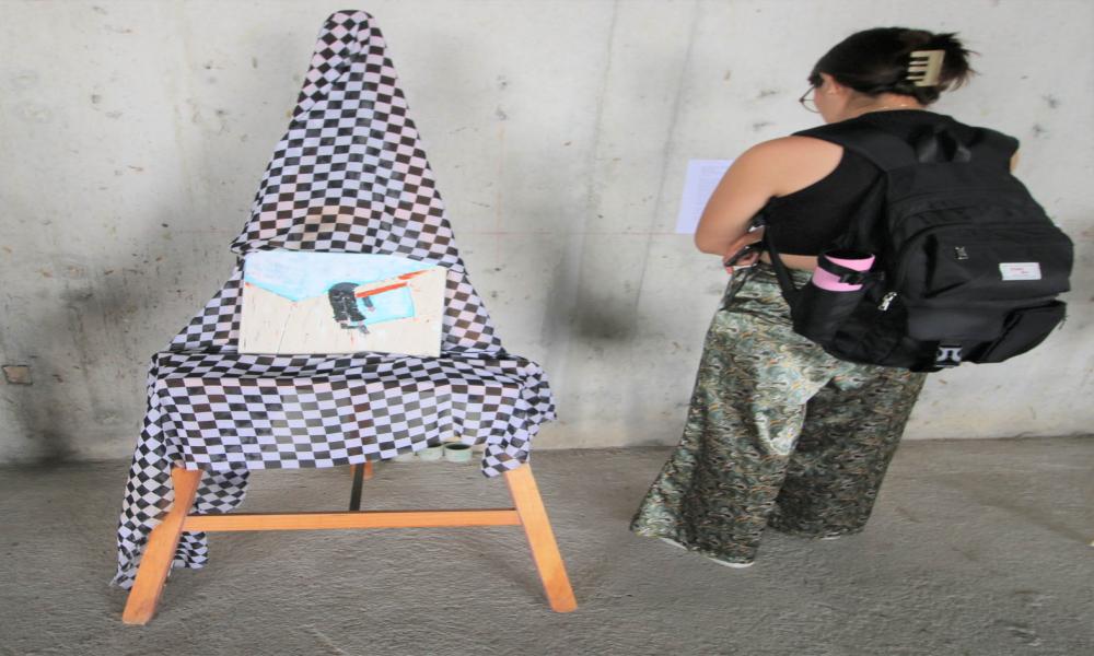 Estudiantes presentan sus procesos creativos en exposición en CUCosta