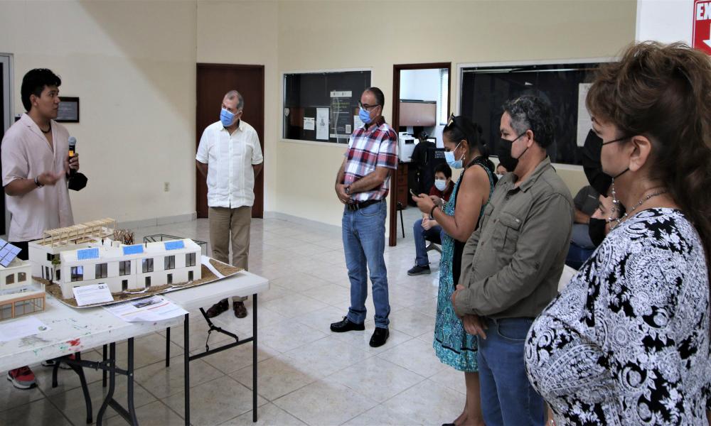 Presentan estudiantes de Arquitectura proyectos amables con el medio ambiente