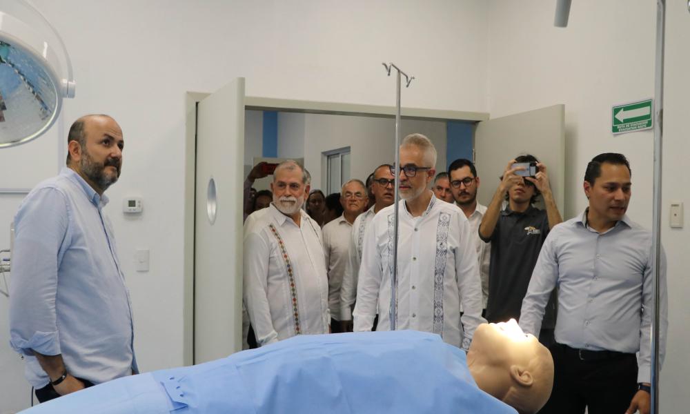 Develaron placas y corte de listón en espacios nuevos en el Centro Universitario de la Costa