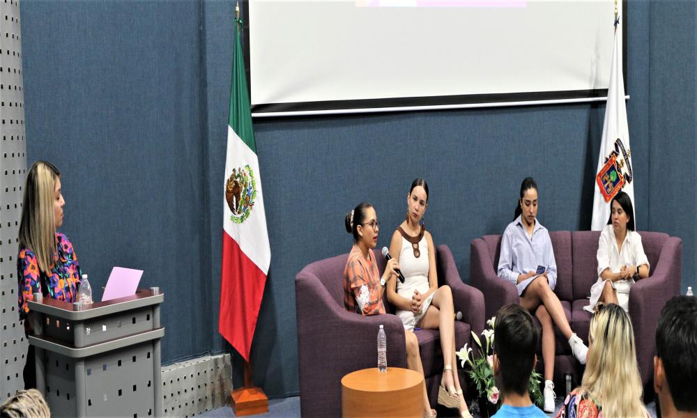Dialogan sobre “Retos, Desafíos y Oportunidades de las Mujeres”