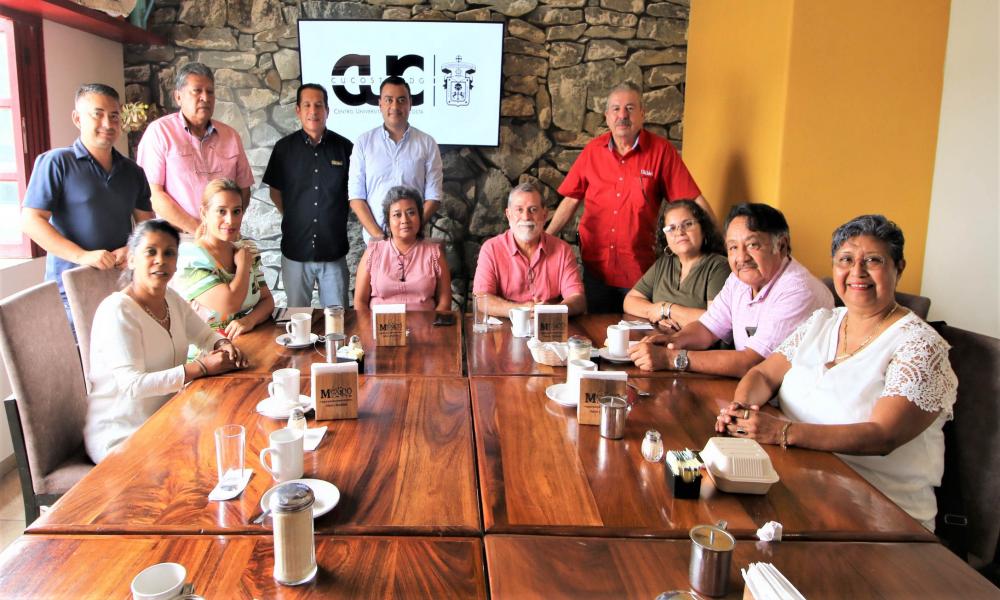 Se reúne el Dr. Jorge Téllez con representantes sindicales del CUCosta
