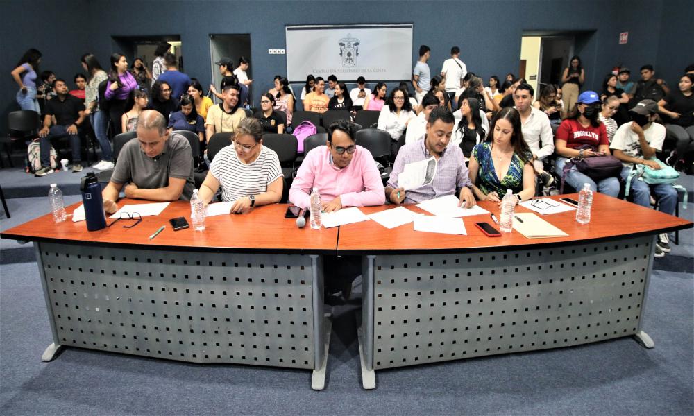 Motivador concurso de proyectos de negocios Rocket Pitch para estudiantes de Licenciatura y Maestría