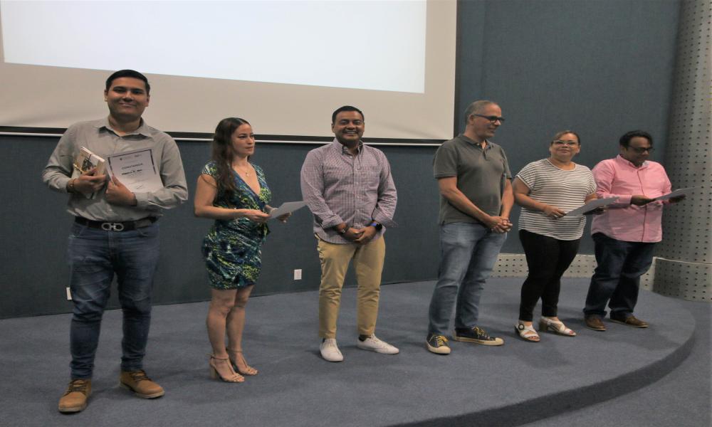 Motivador concurso de proyectos de negocios Rocket Pitch para estudiantes de Licenciatura y Maestría