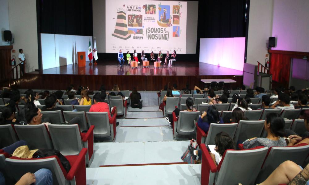 Comparten con universitarios la experiencia del Arte Urbano y su propósito en la ciudad