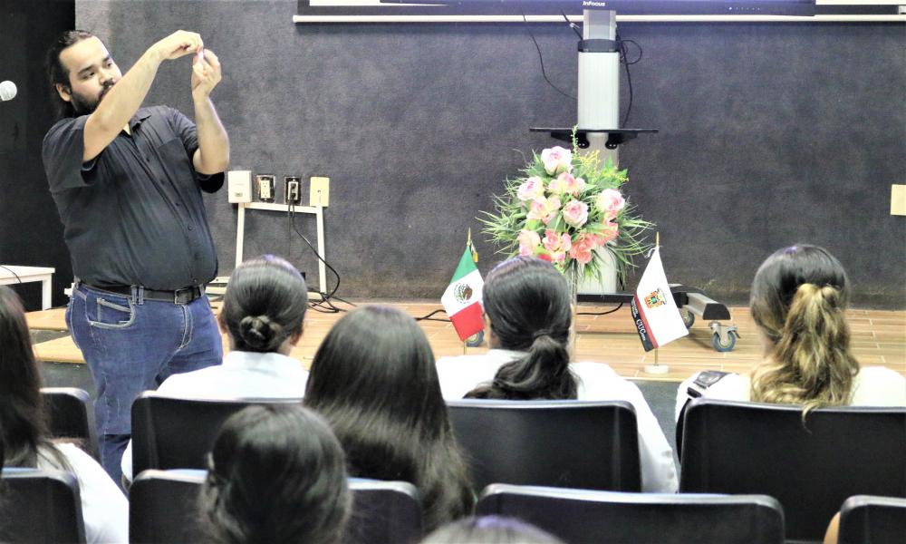 En CUC Impartieron Conferencia “Prácticas Sexuales Seguras”