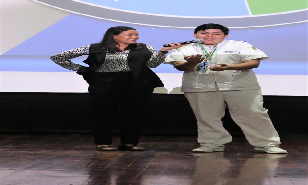 Participaron de estudiantes de Enfermería en el 15° Simposio de Enfermería del Niño y Adolescentes”