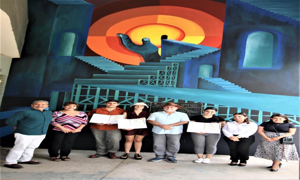 Alumnos embellecen el Edificio de Talleres con el mural “Mano Pensante”