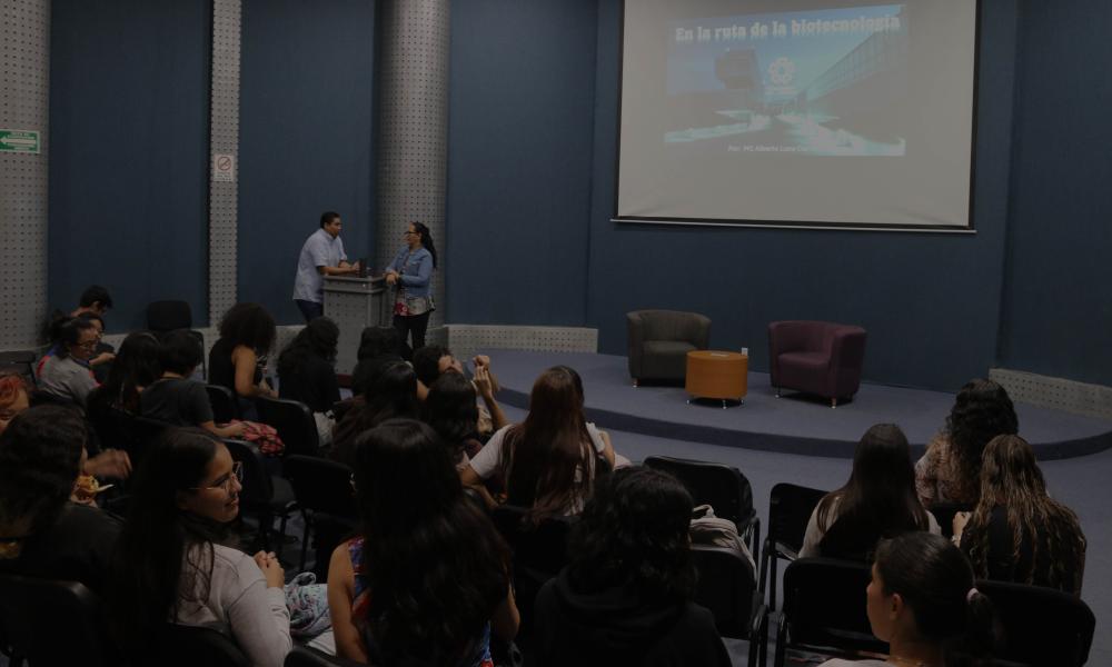 Se presentó la conferencia “En la ruta de la Biotecnología”