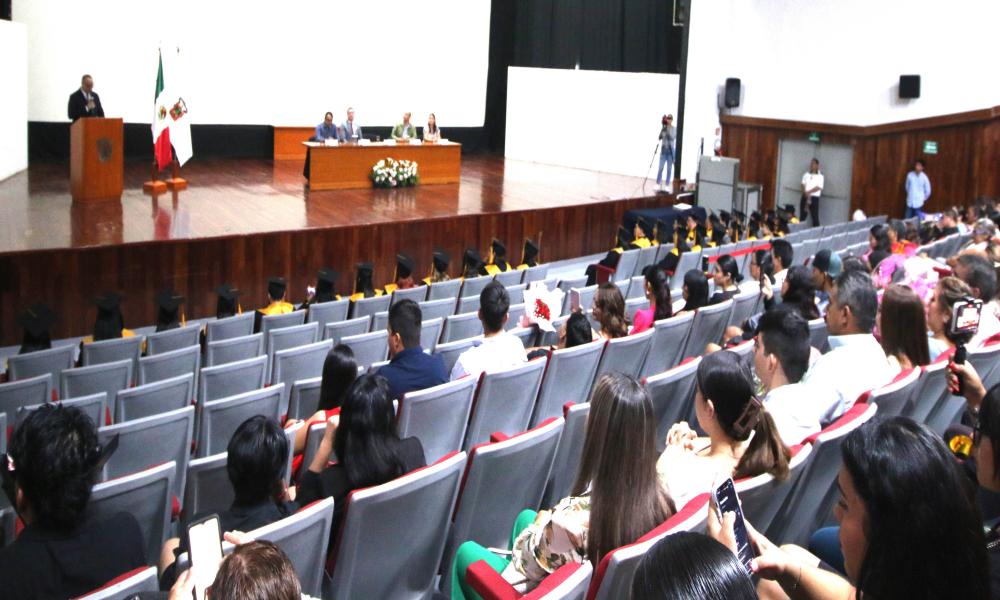 Egresó la LII Generación de Lic. en Administración “Eric Ramos Gómez”