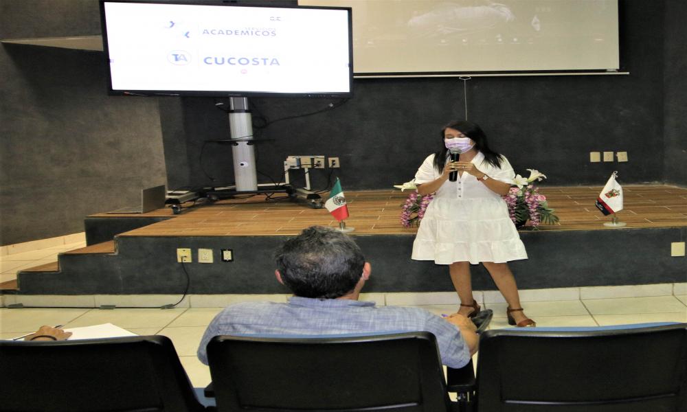 Se actualizan docentes sobre el Plan de Acción Tutorial del CUCosta