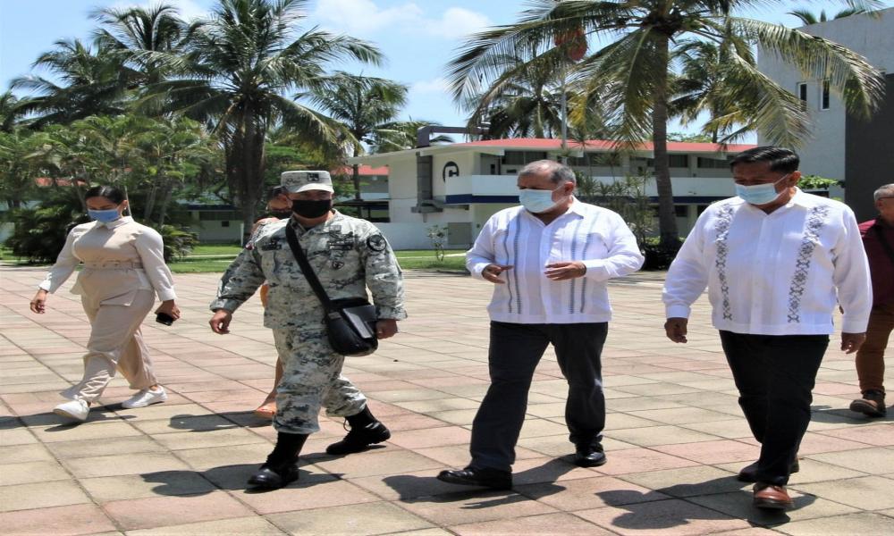 Conocen instalaciones del CUCosta e inquietudes de la comunidad universitaria