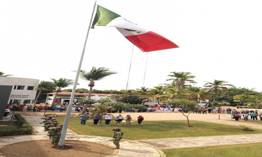 Se realiza ceremonia anticipada del Día de la Bandera en CUCosta