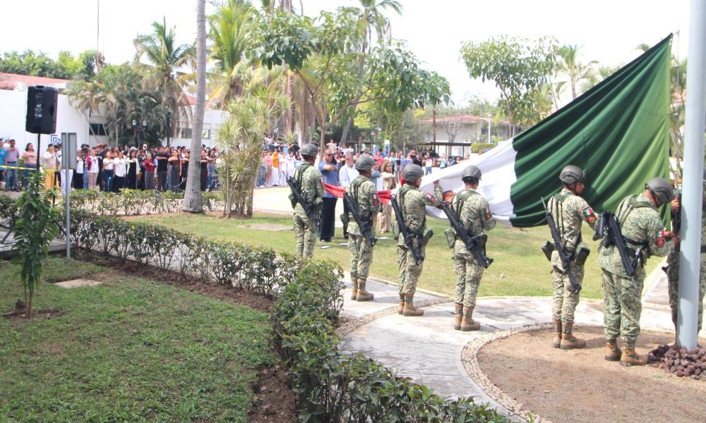 Se realiza ceremonia anticipada del Día de la Bandera en CUCosta