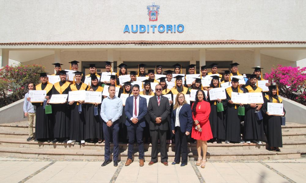 Egresó la XVI Generación de la Licenciatura en Cultura Física y Deportes