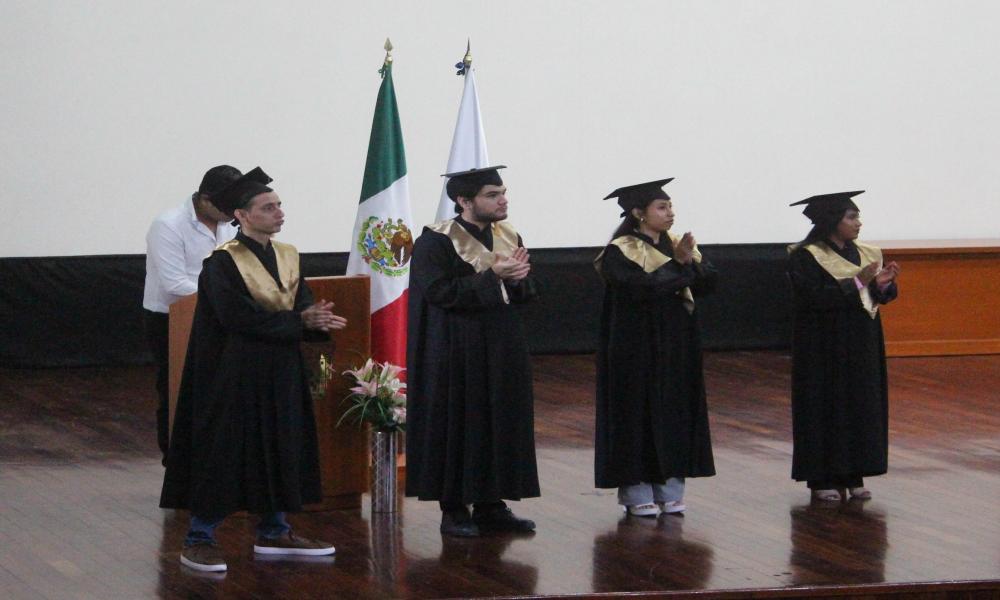 Se graduaron 32 abogados de la LIII (Quincuagésima Tercera) Generación de la Licenciatura en Abogado “Lic. Esteban Velázquez Lomelí”