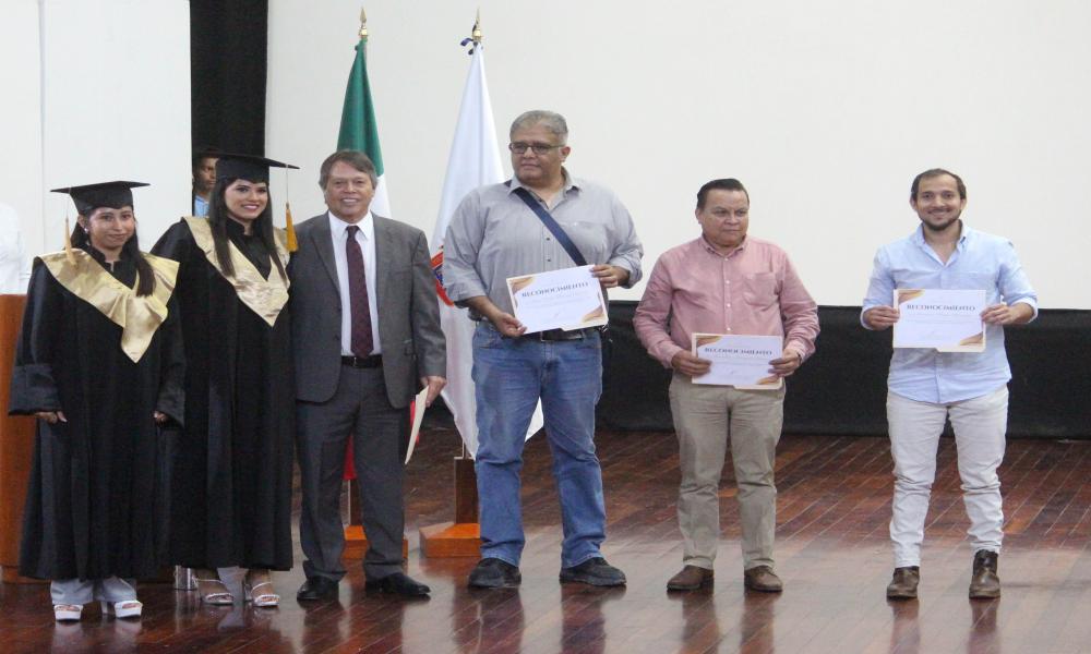 Se graduaron 32 abogados de la LIII (Quincuagésima Tercera) Generación de la Licenciatura en Abogado “Lic. Esteban Velázquez Lomelí”