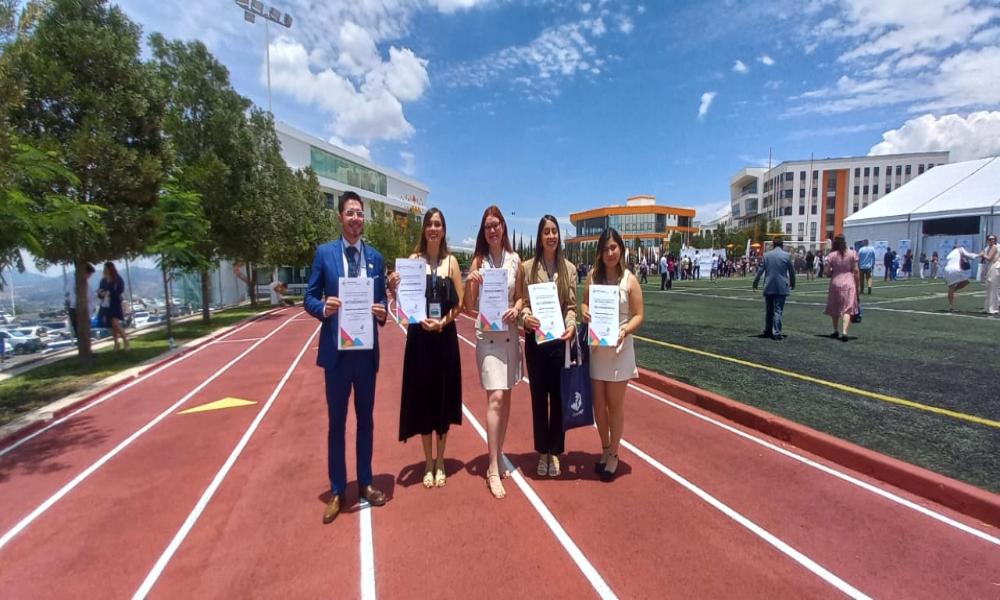 21 estudiantes de CUCosta reciben el Premio CENEVAL al Desempeño de Excelencia EGEL