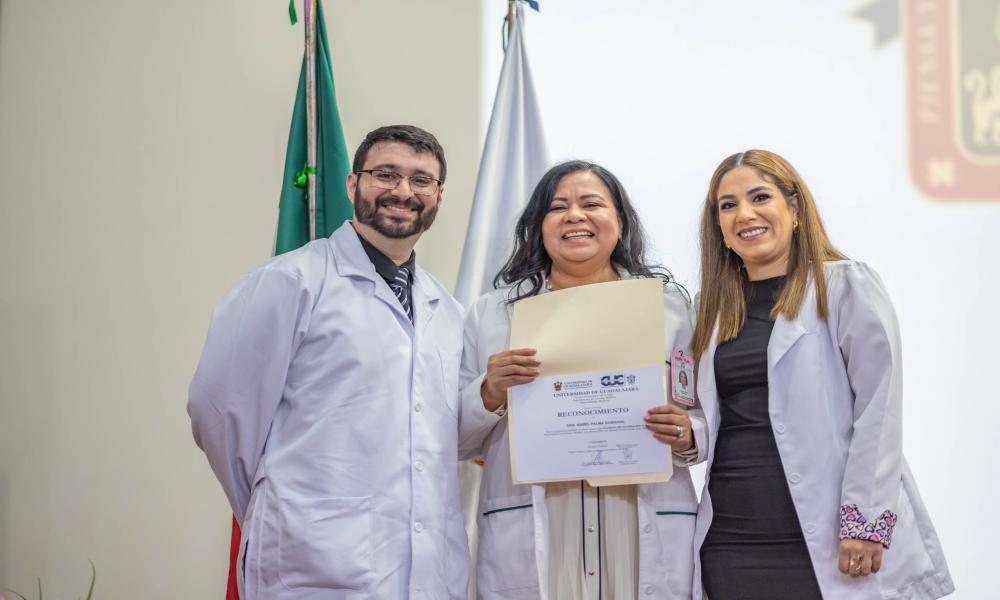 Se realiza acto académico de 4 especialidades médicas en CUCosta