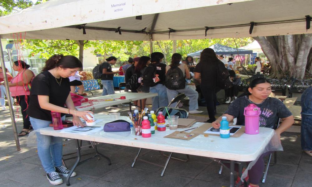 Se conmemora el Día Internacional con actividades artísticas e informativas en CUCosta