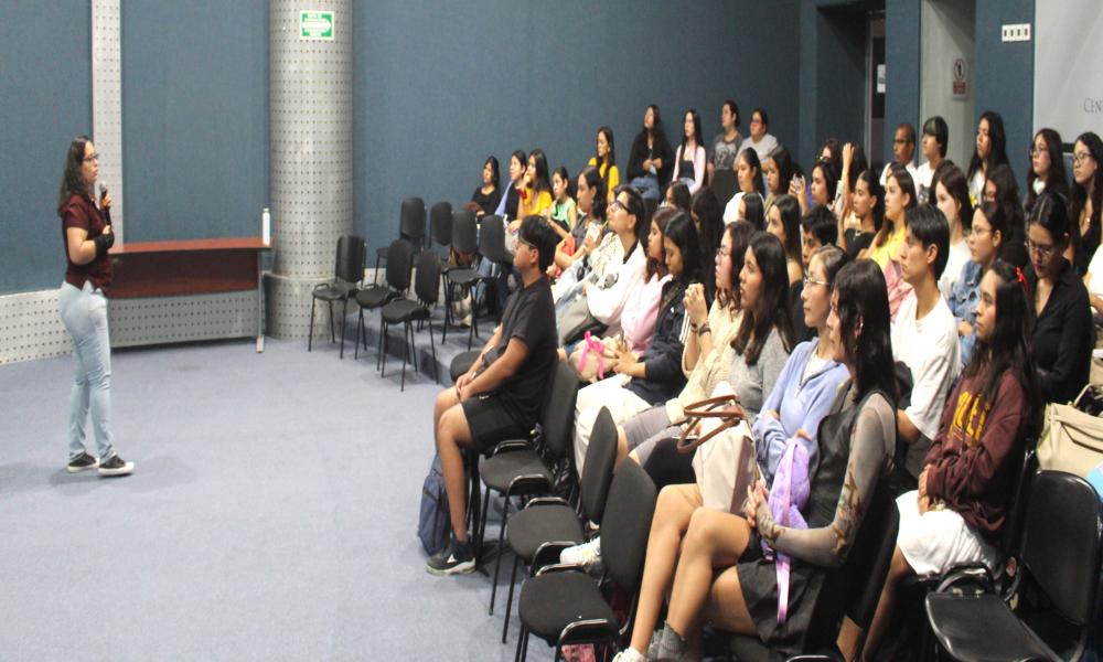 Presentan a alumnos los procedimientos para el Registro y expedición de título