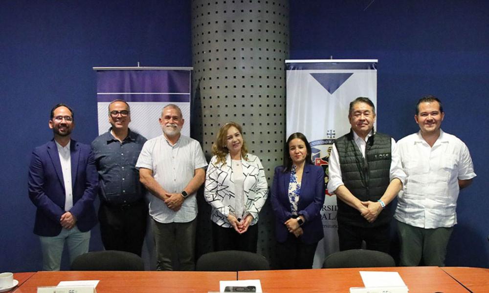 Autoridades universitarias presentan proyectos académicos de interés para industriales