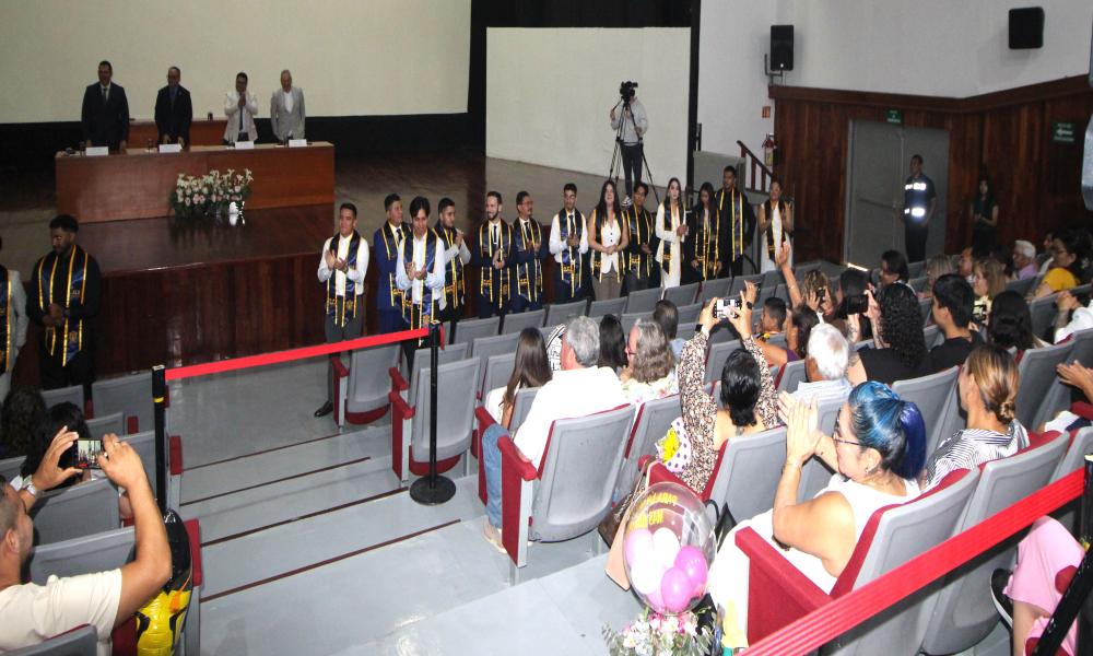 En CUCosta celebraron el acto académico de la XLII Generación de la Licenciatura en Arquitectura