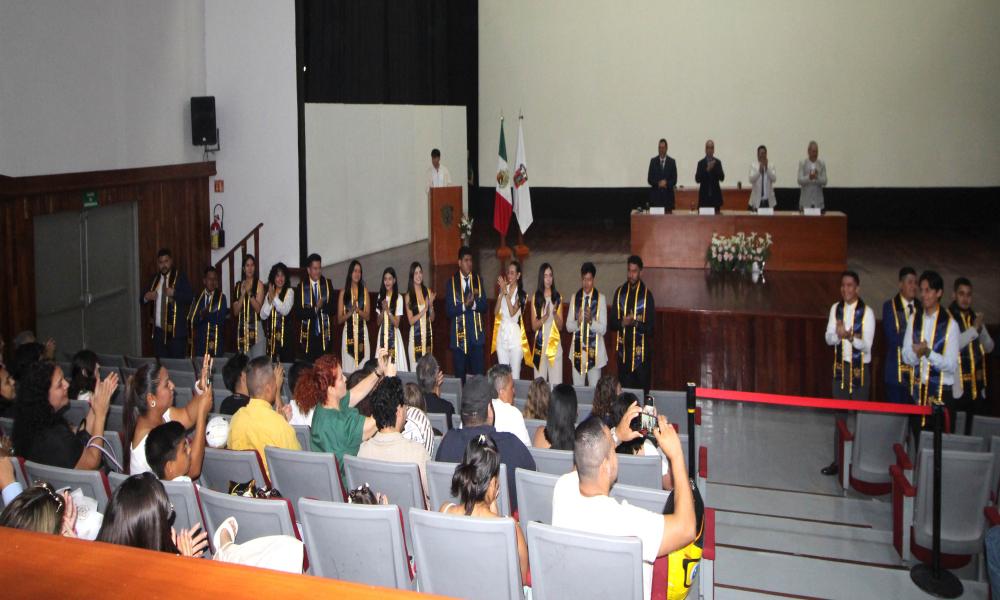 En CUCosta celebraron el acto académico de la XLII Generación de la Licenciatura en Arquitectura