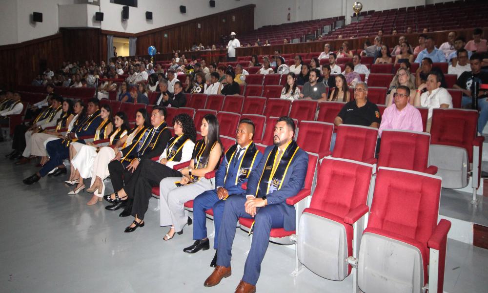En CUCosta celebraron el acto académico de la XLII Generación de la Licenciatura en Arquitectura