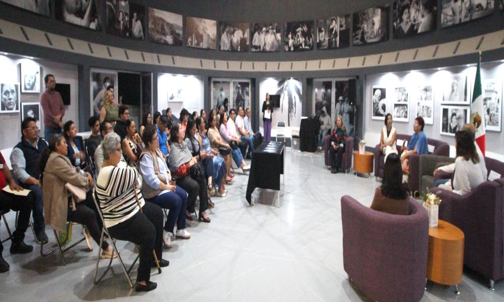 Firman carta intención de colaboración entre CUCosta, Atala Apodaca, A.C. y CLADEM