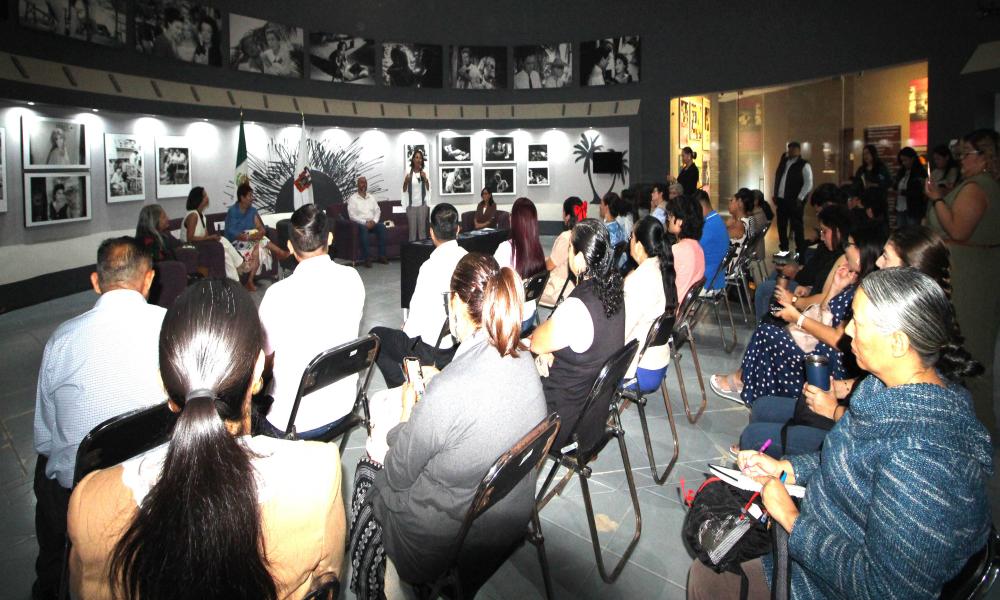 Firman carta intención de colaboración entre CUCosta, Atala Apodaca, A.C. y CLADEM